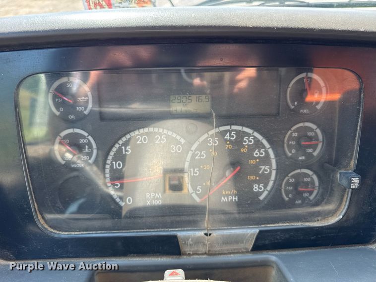 image for item EF2102 2006 Sterling L9500 conveyor truck