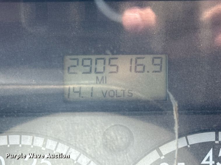 image for item EF2102 2006 Sterling L9500 conveyor truck