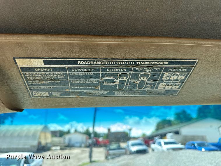 image for item EF2102 2006 Sterling L9500 conveyor truck