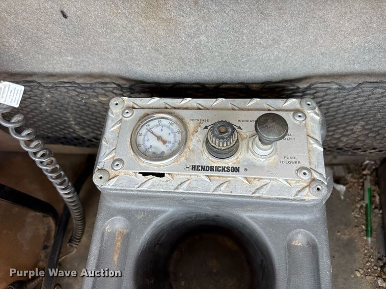 image for item EF2102 2006 Sterling L9500 conveyor truck