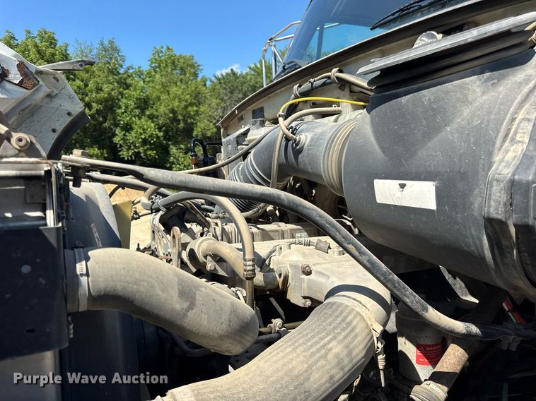 image for item EF2102 2006 Sterling L9500 conveyor truck