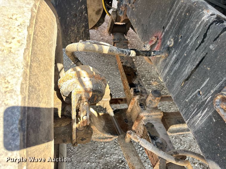 image for item EF2102 2006 Sterling L9500 conveyor truck