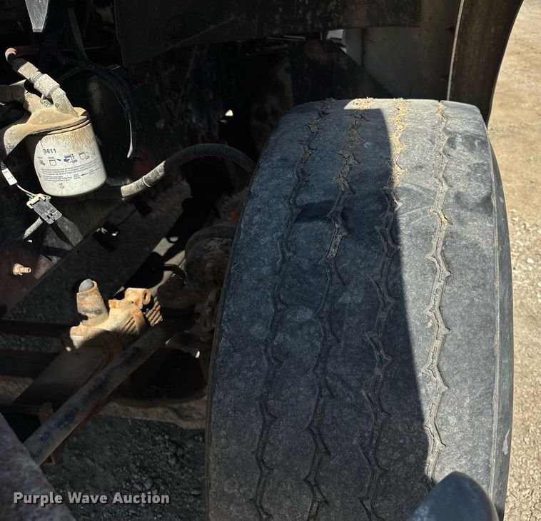 image for item EF2102 2006 Sterling L9500 conveyor truck