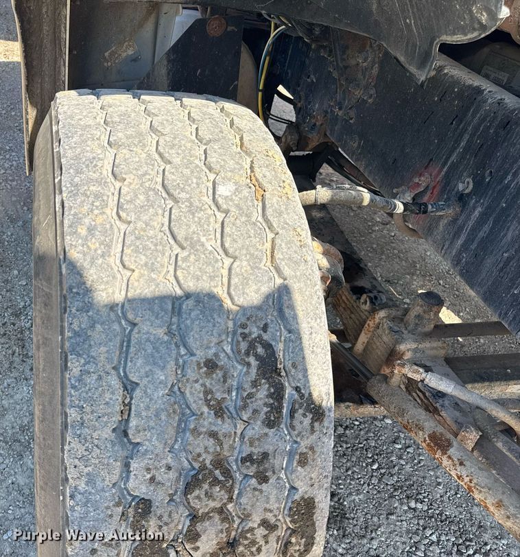 image for item EF2102 2006 Sterling L9500 conveyor truck