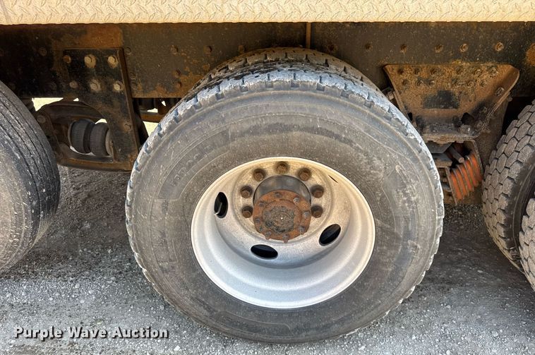 image for item EF2102 2006 Sterling L9500 conveyor truck