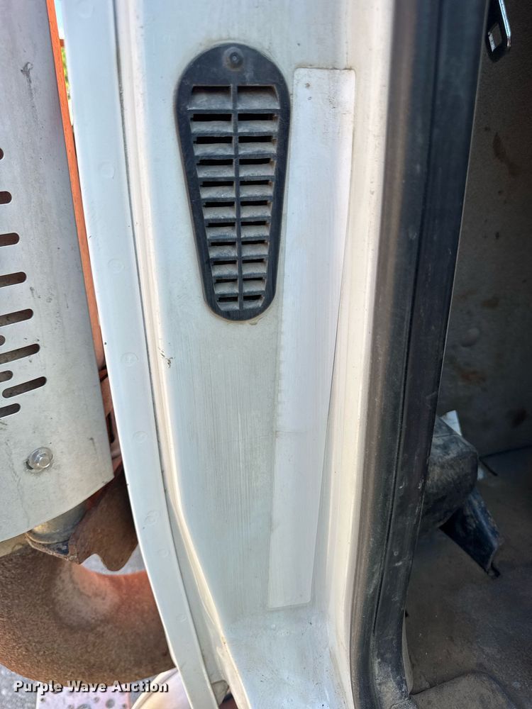 image for item EF2102 2006 Sterling L9500 conveyor truck