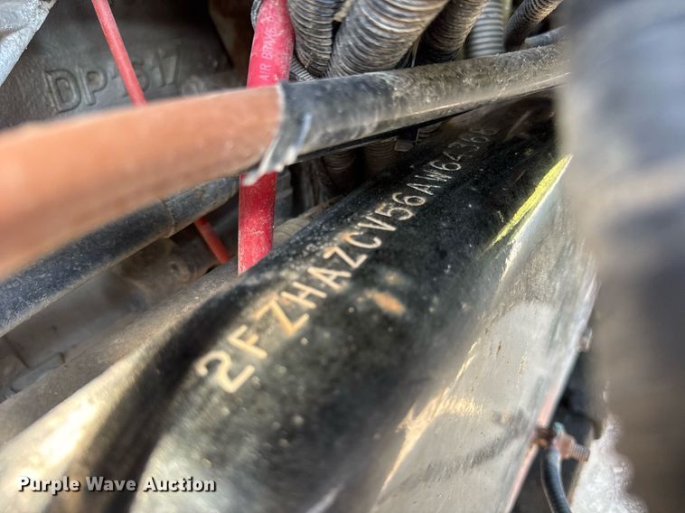 image for item EF2102 2006 Sterling L9500 conveyor truck