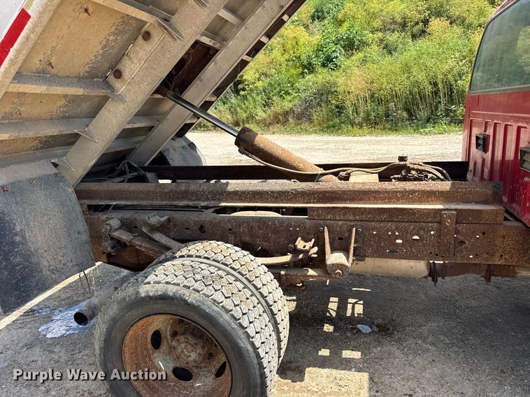 image for item EF2103 2001 Ford F550 dump truck