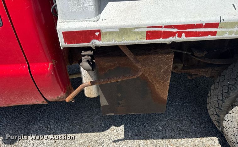 image for item EF2103 2001 Ford F550 dump truck