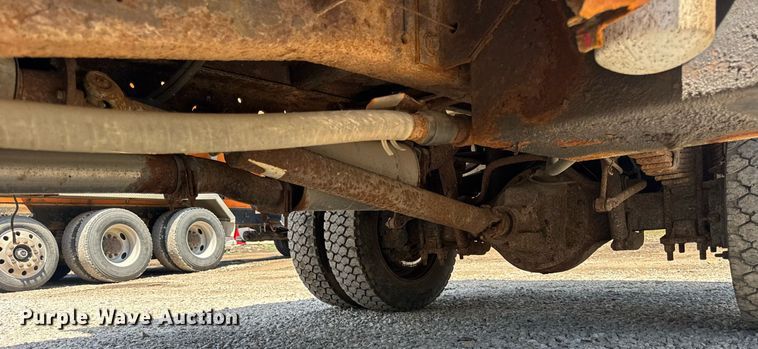 image for item EF2103 2001 Ford F550 dump truck