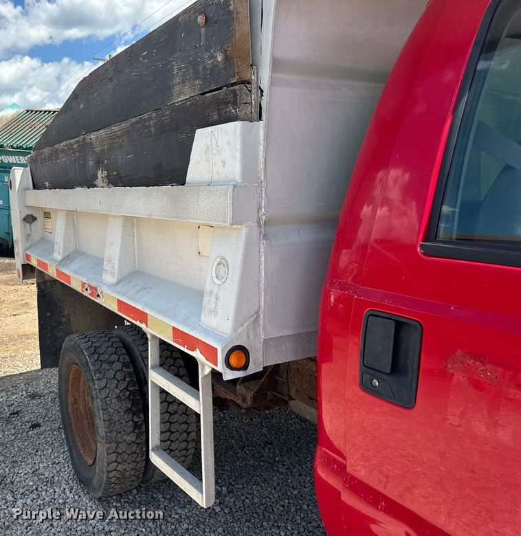 image for item EF2103 2001 Ford F550 dump truck