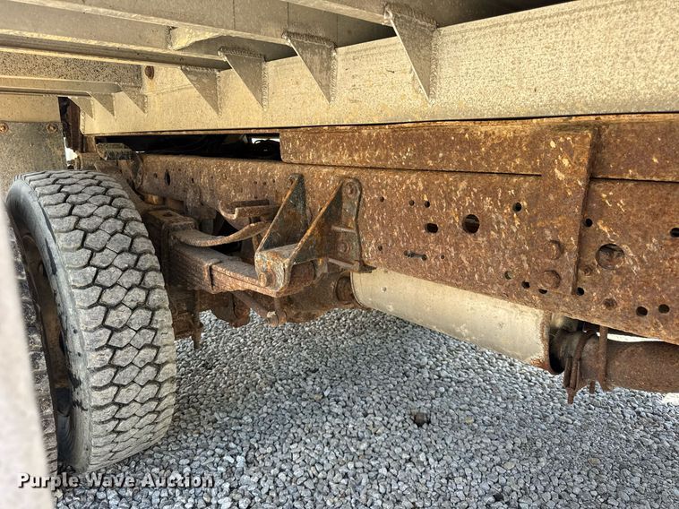 image for item EF2103 2001 Ford F550 dump truck