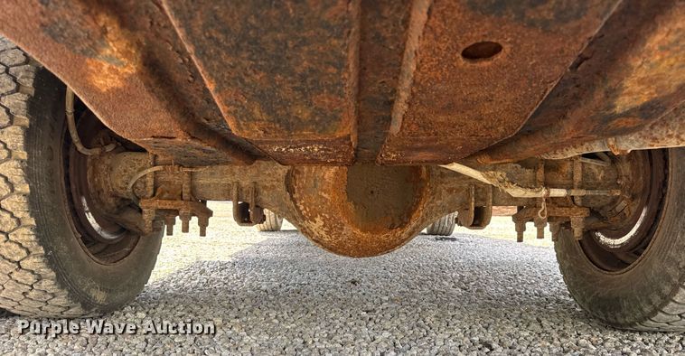 image for item EF2103 2001 Ford F550 dump truck