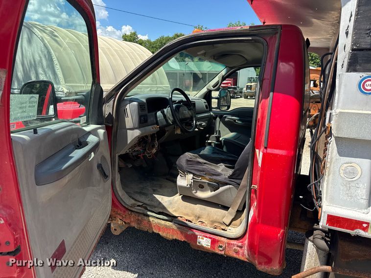 image for item EF2103 2001 Ford F550 dump truck