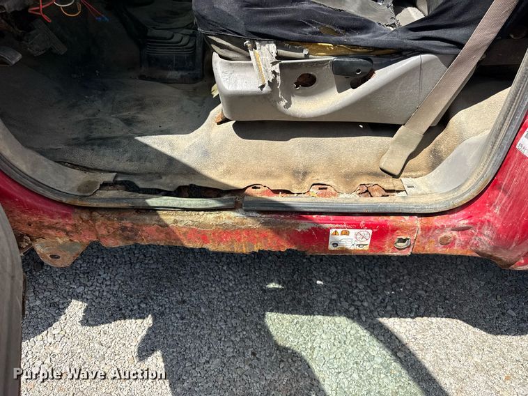 image for item EF2103 2001 Ford F550 dump truck