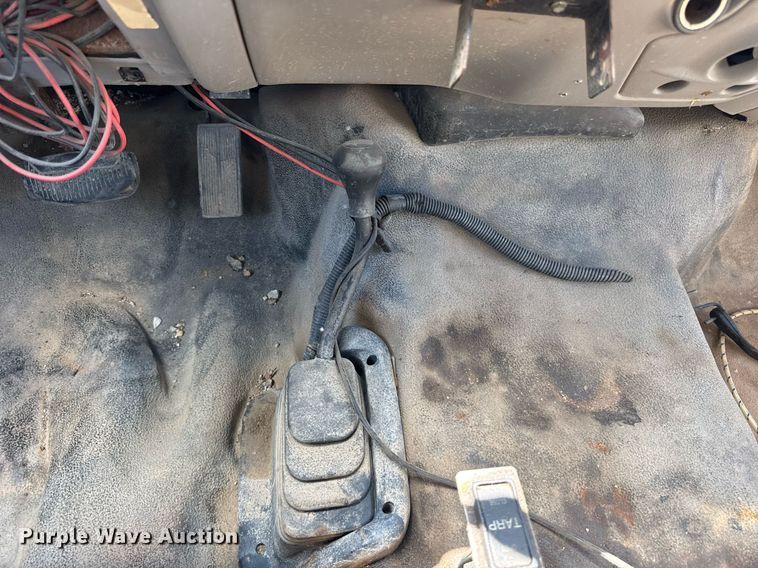 image for item EF2103 2001 Ford F550 dump truck