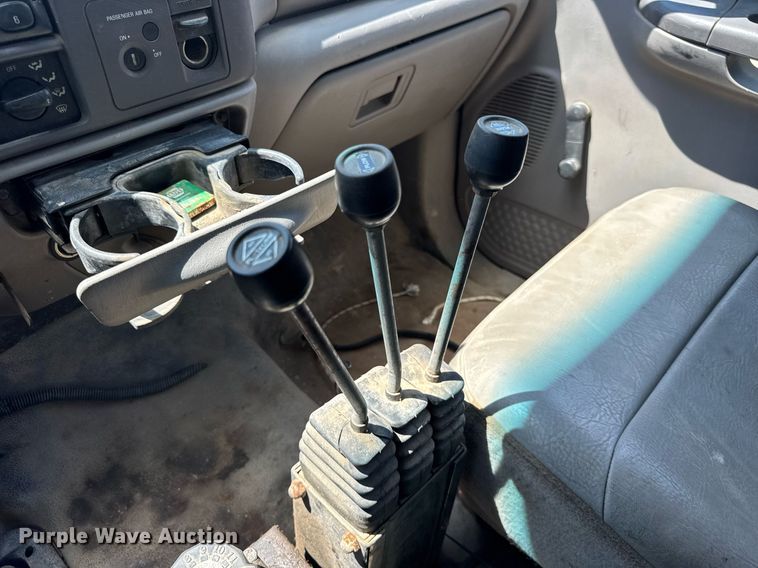 image for item EF2103 2001 Ford F550 dump truck