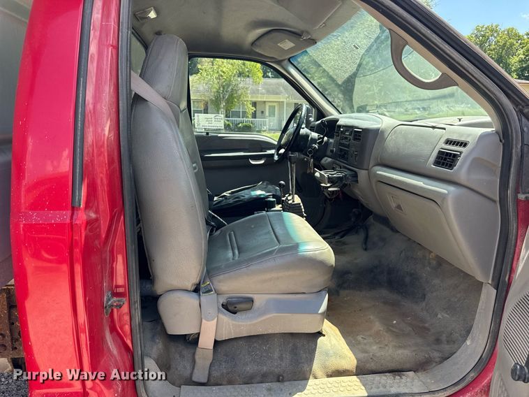 image for item EF2103 2001 Ford F550 dump truck