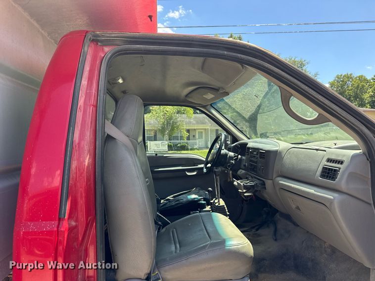 image for item EF2103 2001 Ford F550 dump truck