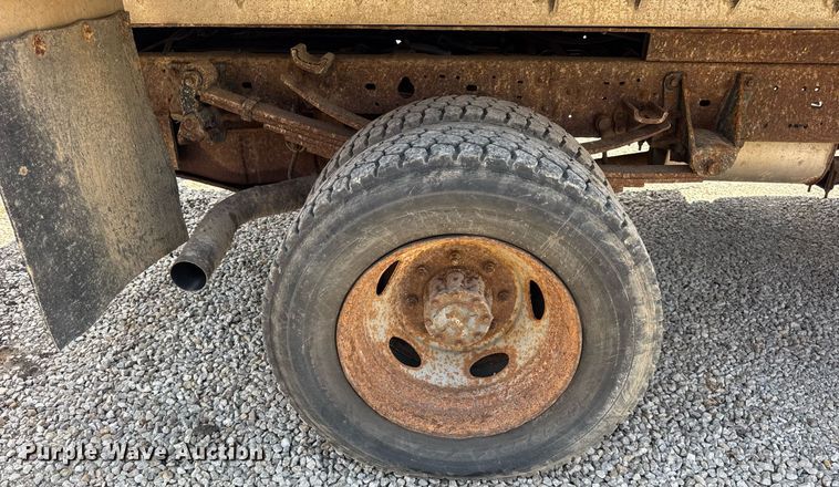 image for item EF2103 2001 Ford F550 dump truck