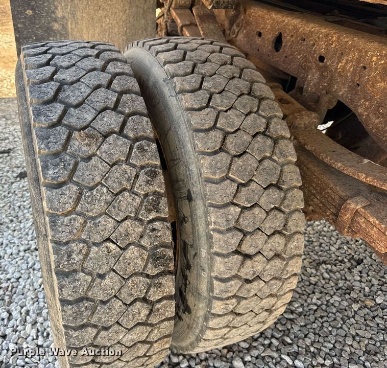 image for item EF2103 2001 Ford F550 dump truck