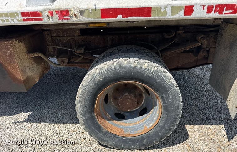 image for item EF2103 2001 Ford F550 dump truck