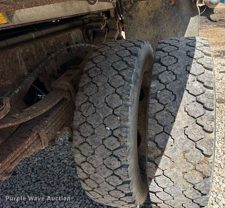 image for item EF2103 2001 Ford F550 dump truck