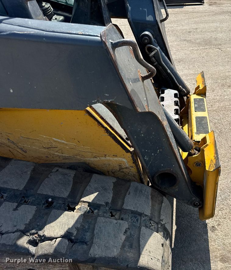 image for item EF2104 2013 John Deere 323DT tracked skid steer loader