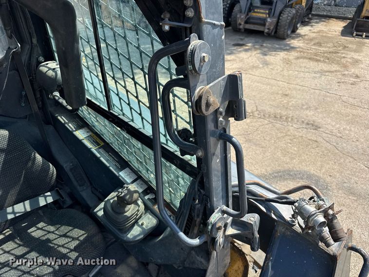 image for item EF2104 2013 John Deere 323DT tracked skid steer loader