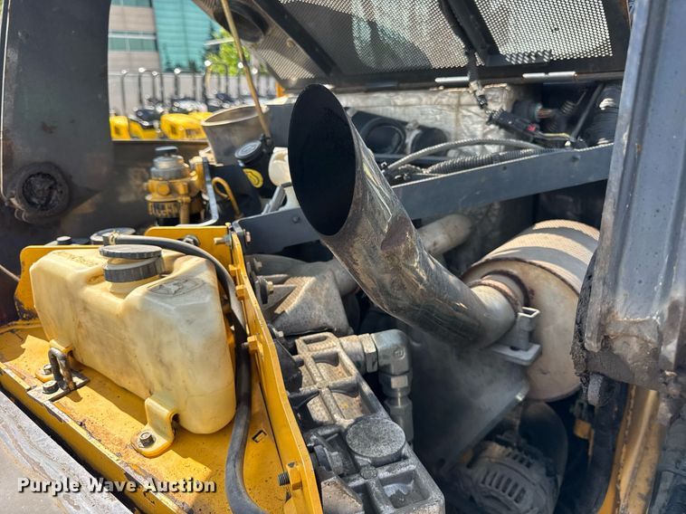 image for item EF2104 2013 John Deere 323DT tracked skid steer loader