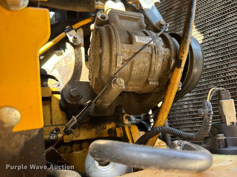 image for item EF2104 2013 John Deere 323DT tracked skid steer loader