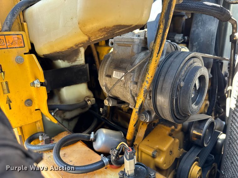 image for item EF2104 2013 John Deere 323DT tracked skid steer loader