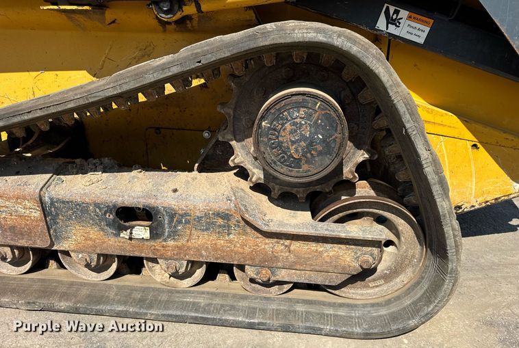 image for item EF2104 2013 John Deere 323DT tracked skid steer loader