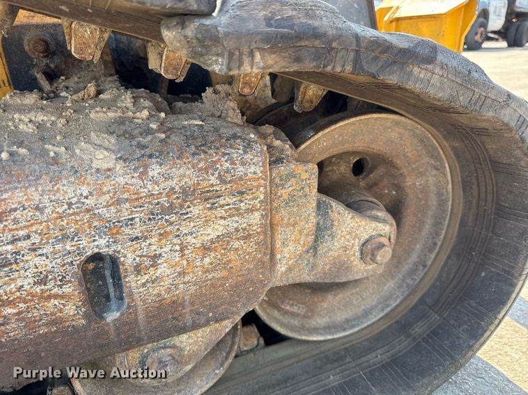 image for item EF2104 2013 John Deere 323DT tracked skid steer loader