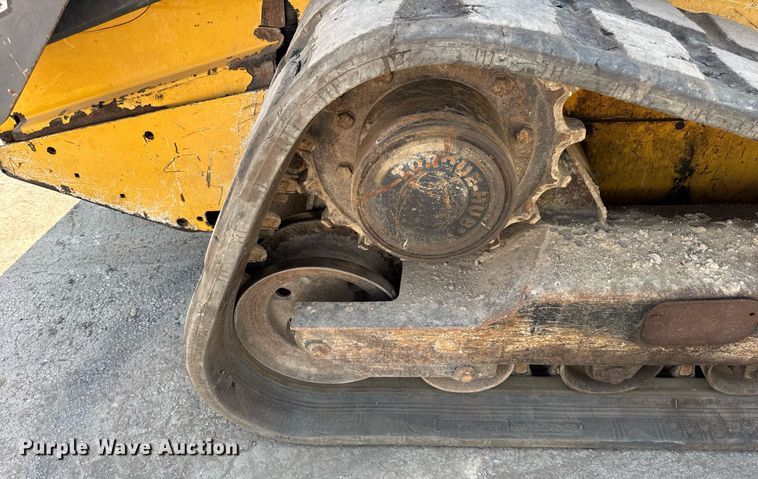 image for item EF2104 2013 John Deere 323DT tracked skid steer loader