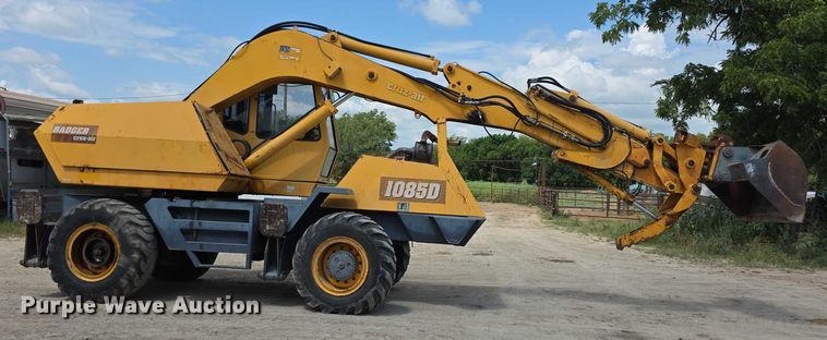 image for item EF3631 2004 Badger 1085D Cruz-Air  wheeled excavator