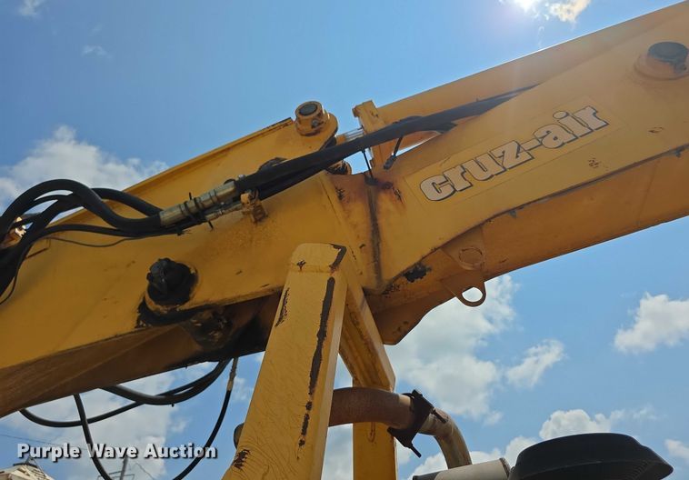 image for item EF3631 2004 Badger 1085D Cruz-Air  wheeled excavator