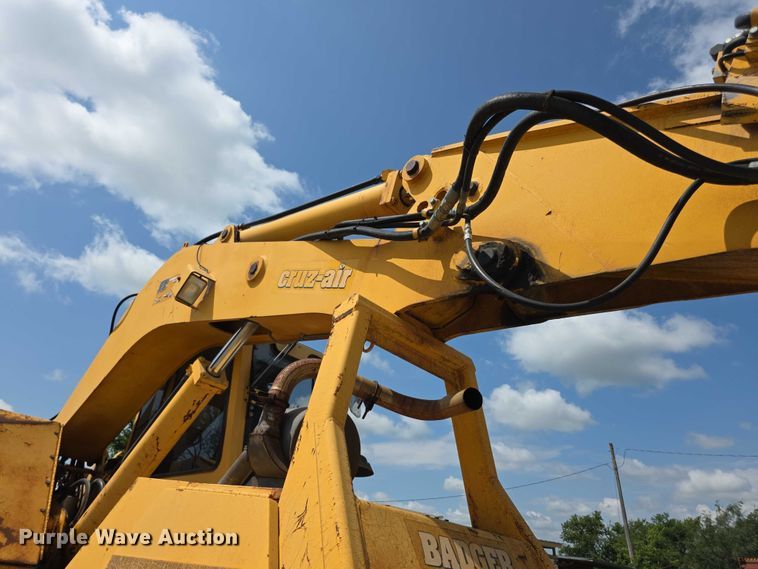 image for item EF3631 2004 Badger 1085D Cruz-Air  wheeled excavator