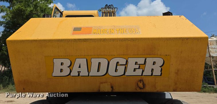 image for item EF3631 2004 Badger 1085D Cruz-Air  wheeled excavator