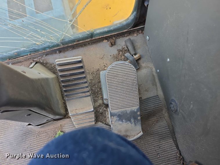 image for item EF3631 2004 Badger 1085D Cruz-Air  wheeled excavator