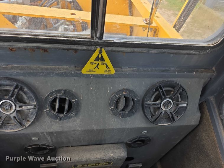 image for item EF3631 2004 Badger 1085D Cruz-Air  wheeled excavator