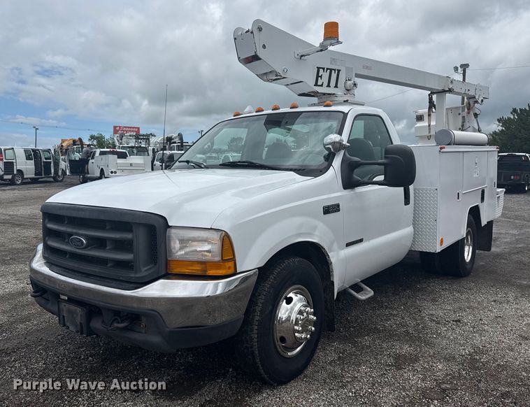 CAMIóN CON CANASTILLA 2000 FORD ETI