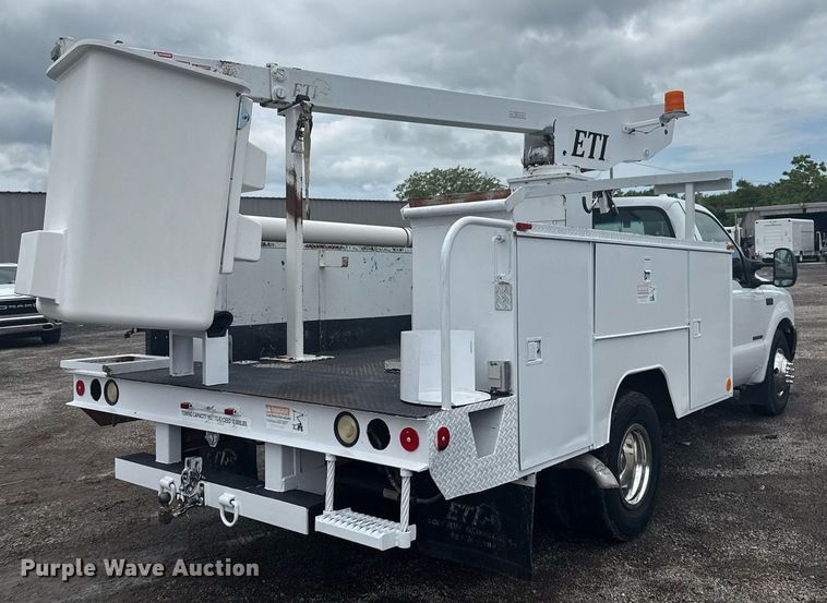 CAMIóN CON CANASTILLA 2000 FORD ETI