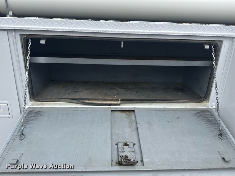 image for item EG5904 2000 Ford F350 Super Duty bucket truck