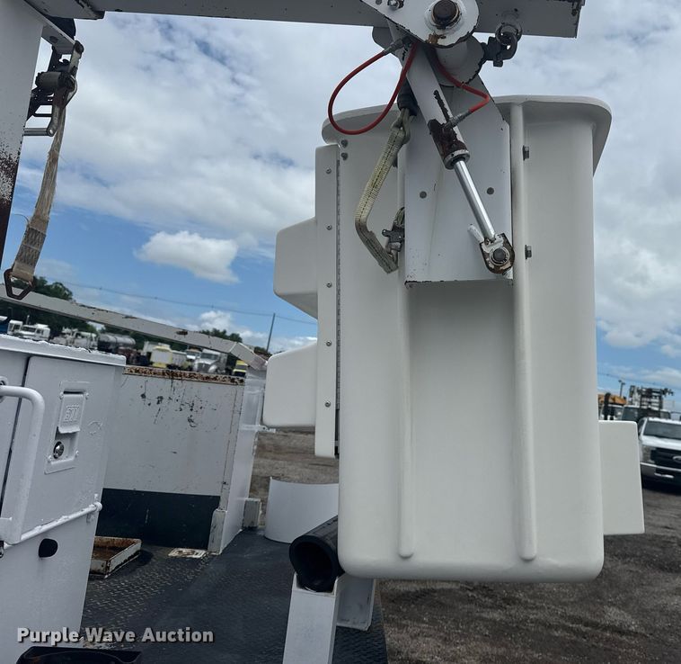 image for item EG5904 2000 Ford F350 Super Duty bucket truck