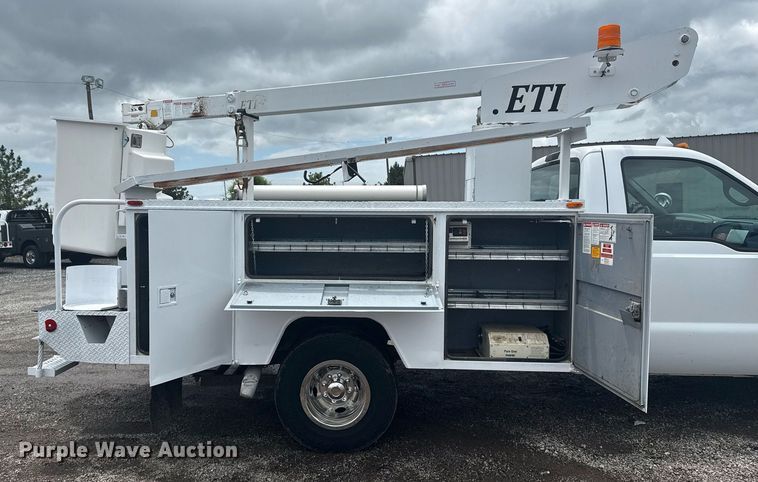 image for item EG5904 2000 Ford F350 Super Duty bucket truck