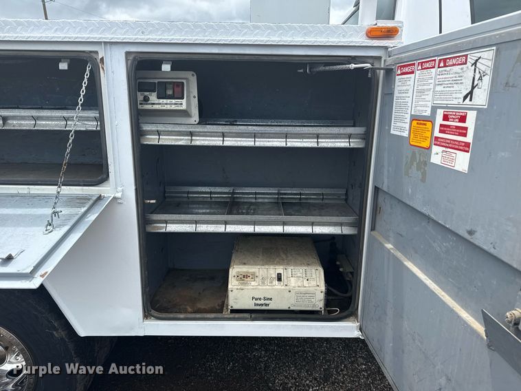 image for item EG5904 2000 Ford F350 Super Duty bucket truck