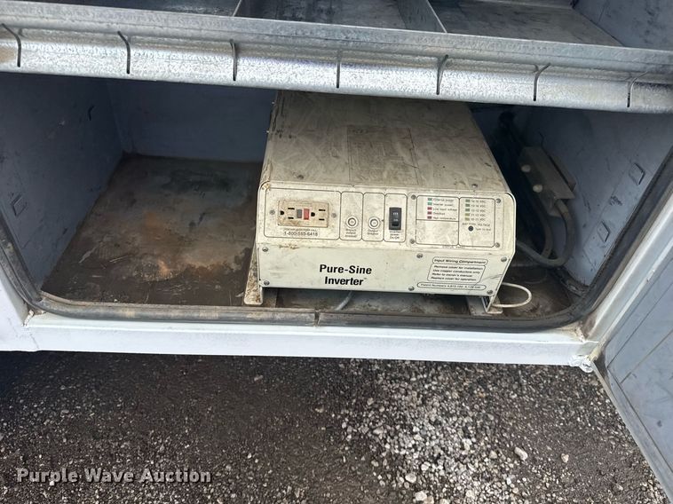 image for item EG5904 2000 Ford F350 Super Duty bucket truck