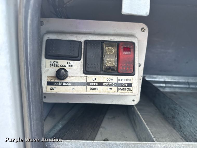 image for item EG5904 2000 Ford F350 Super Duty bucket truck