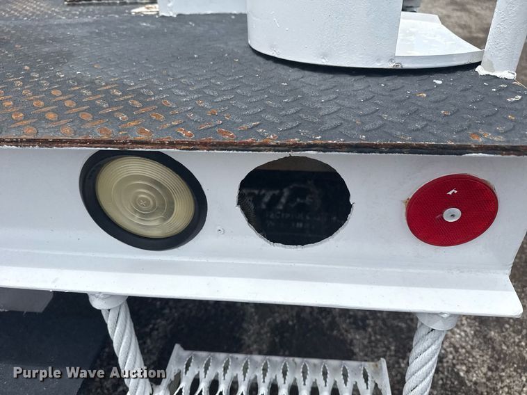 image for item EG5904 2000 Ford F350 Super Duty bucket truck